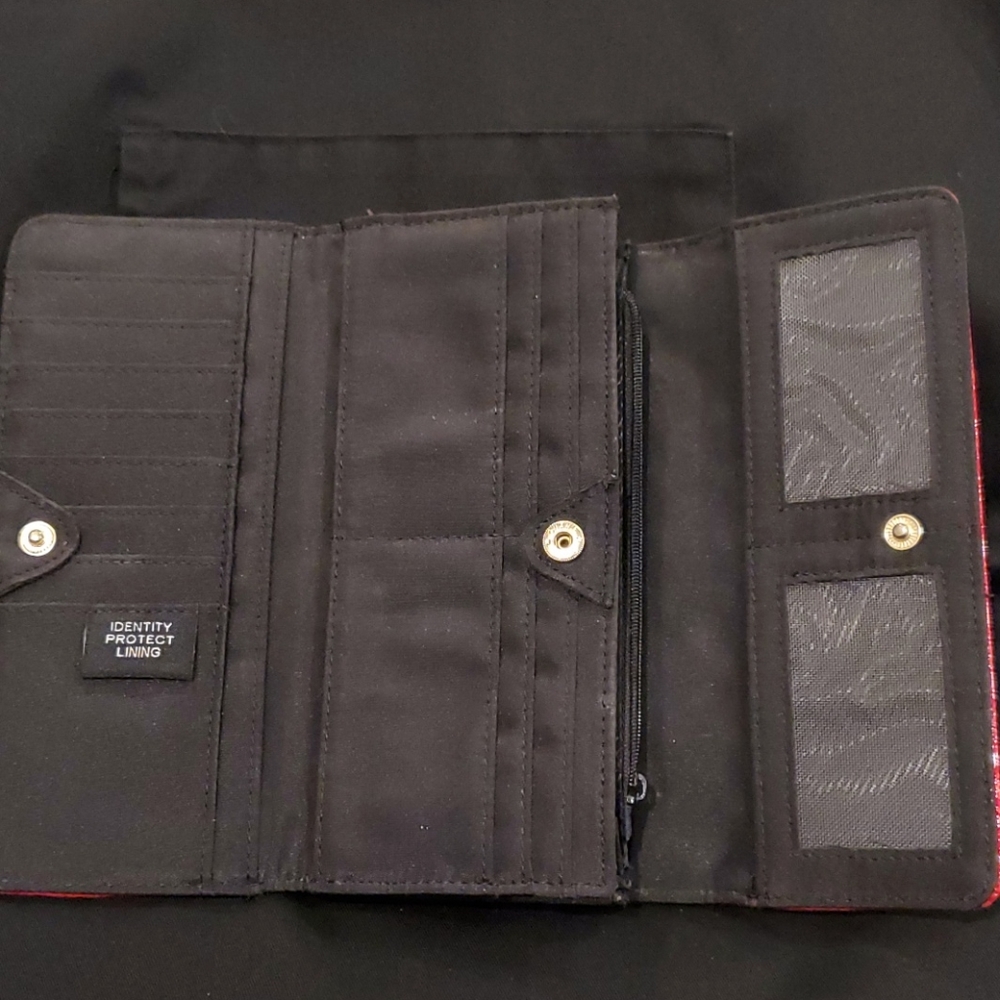 Red Wallet - Picture 3 of 5